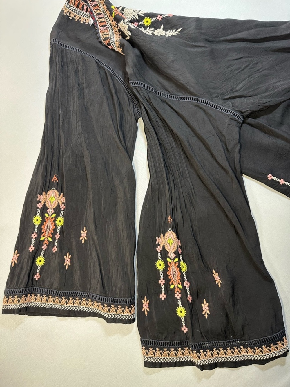 Johnny Was Embroidered Floral Tunic Blouse, Bell Sleeves - Womens XL - Picture 10 of 16